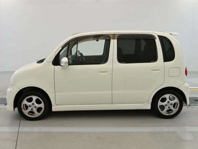 DAIHATSU MOVE LATTE
