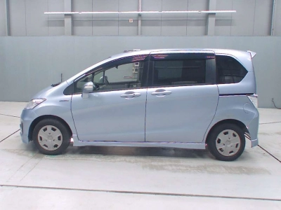 HONDA FREED HYBRID