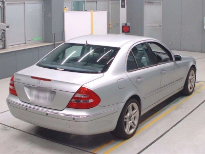 MERCEDES BENZ E CLASS