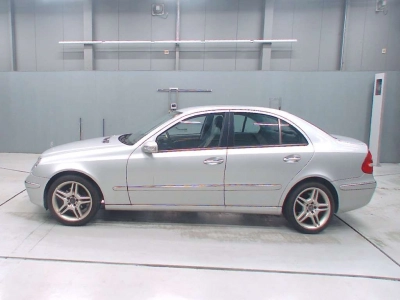 MERCEDES BENZ E CLASS