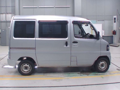 NISSAN CLIPPER VAN