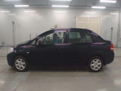 NISSAN TIIDA LATIO