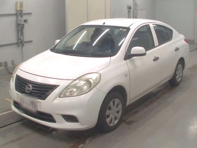 NISSAN TIIDA LATIO