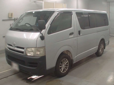 TOYOTA HIACE VAN
