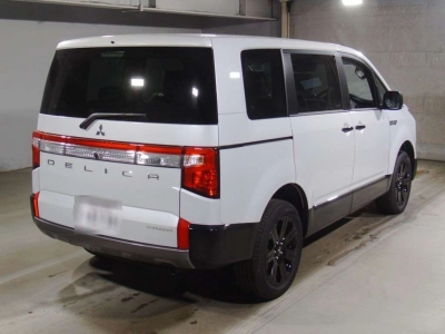 MITSUBISHI DELICA D:5