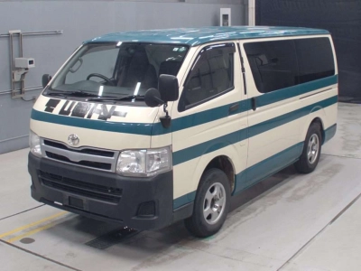 TOYOTA REGIUS VAN