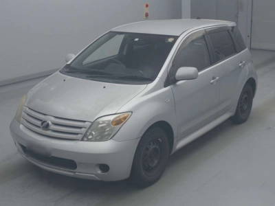 TOYOTA IST
