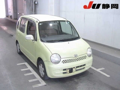 DAIHATSU MOVE LATTE