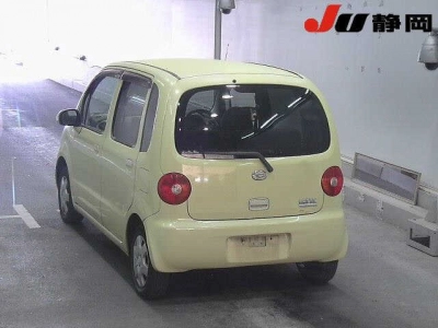 DAIHATSU MOVE LATTE