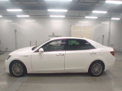 TOYOTA CROWN MAJESTA