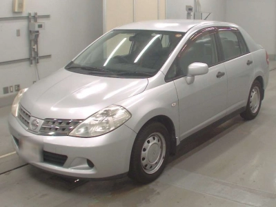 NISSAN TIIDA LATIO