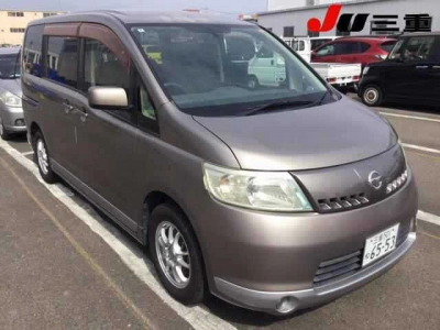 NISSAN SERENA
