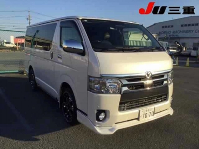 TOYOTA HIACE VAN