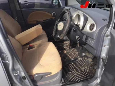 DAIHATSU MOVE LATTE