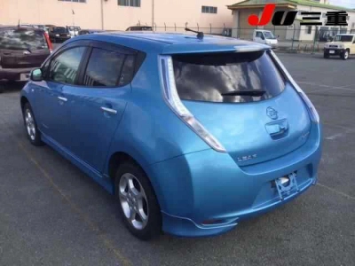 NISSAN LEAF