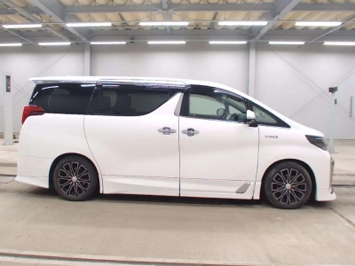 TOYOTA ALPHARD HYBRID