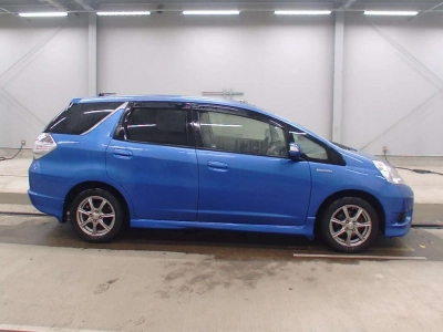 HONDA FIT SHUTTLE HYBRID