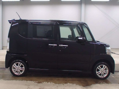 HONDA N BOX CUSTOM