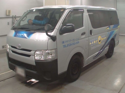TOYOTA HIACE VAN