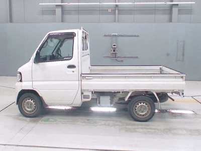 NISSAN NT100 CLIPPER