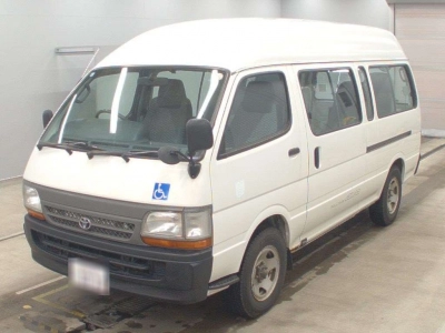 TOYOTA HIACE COMMUTER