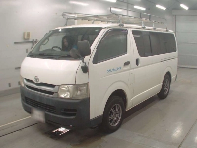 TOYOTA HIACE VAN