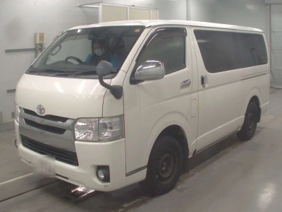 TOYOTA REGIUS VAN