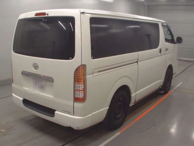TOYOTA REGIUS VAN