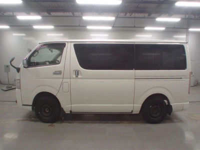 TOYOTA REGIUS VAN