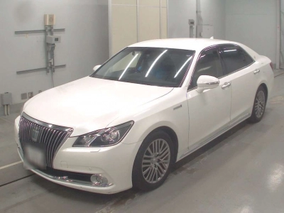 TOYOTA CROWN MAJESTA