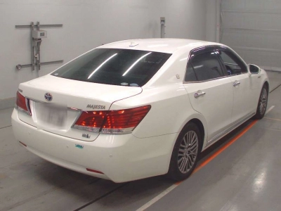 TOYOTA CROWN MAJESTA