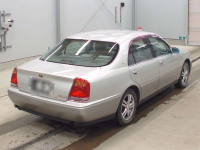 TOYOTA CROWN MAJESTA