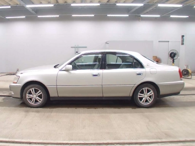 TOYOTA CROWN MAJESTA