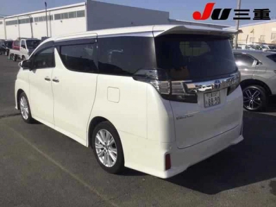 TOYOTA VELLFIRE