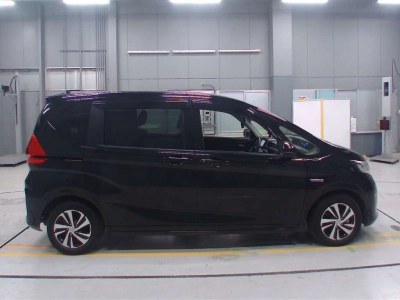 HONDA FREED HYBRID