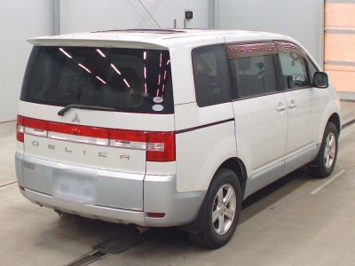 MITSUBISHI DELICA D:5