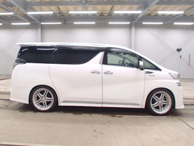 TOYOTA VELLFIRE HYBRID