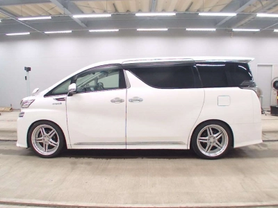TOYOTA VELLFIRE HYBRID
