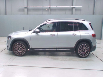 MERCEDES BENZ GLB