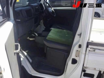 MITSUBISHI MINICAB TRUCK