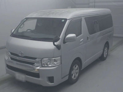 TOYOTA HIACE WAGON