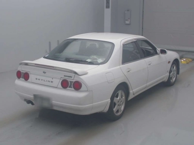 NISSAN SKYLINE