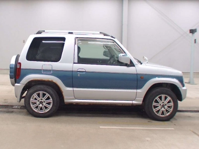 MITSUBISHI PAJERO MINI
