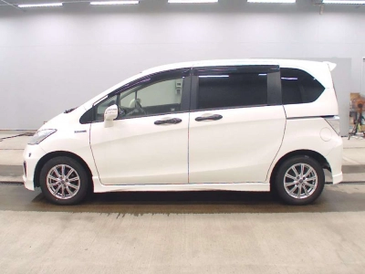 HONDA FREED HYBRID