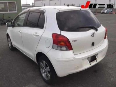 TOYOTA VITZ