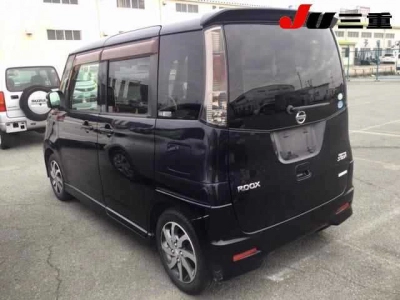 NISSAN ROOX
