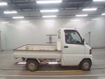 NISSAN CLIPPER TRUCK