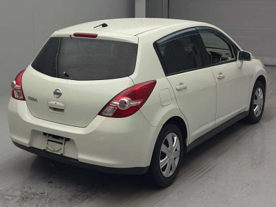 NISSAN TIIDA
