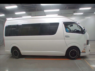 TOYOTA HIACE WAGON