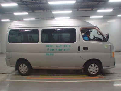 NISSAN CARAVAN BUS